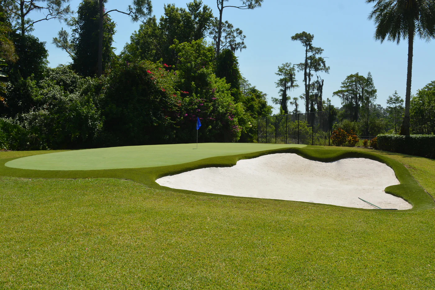 Annika Sörenstam's Backyard Putting Green and Sand Hazard